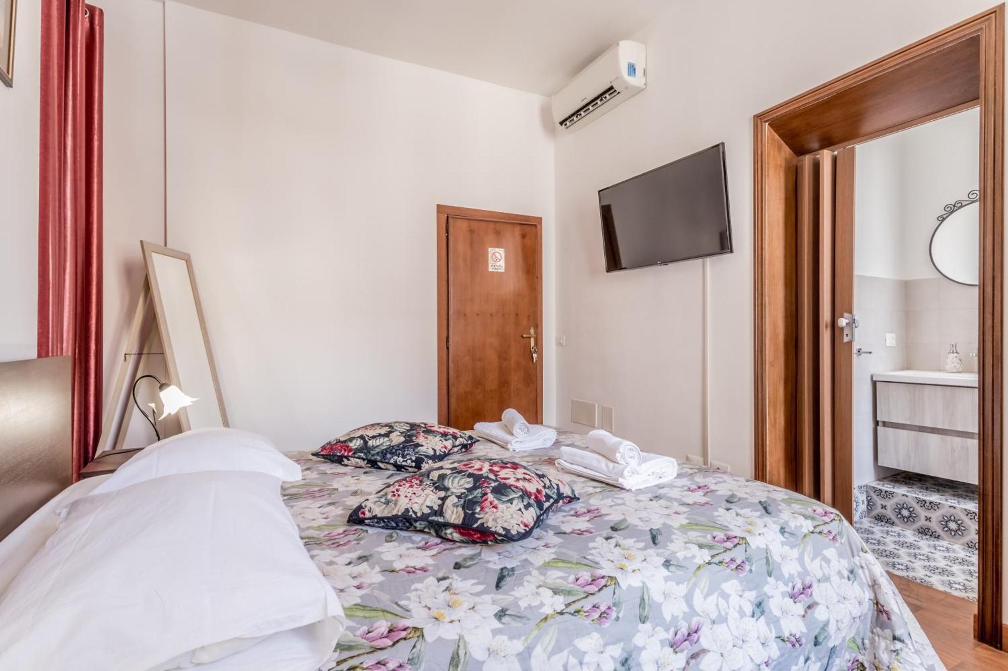 Sofia Guest House ローマ エクステリア 写真